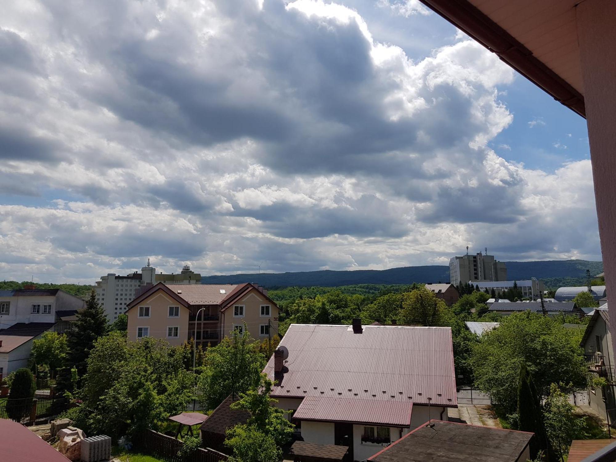 Villa Kameliya Truskavets Exteriör bild