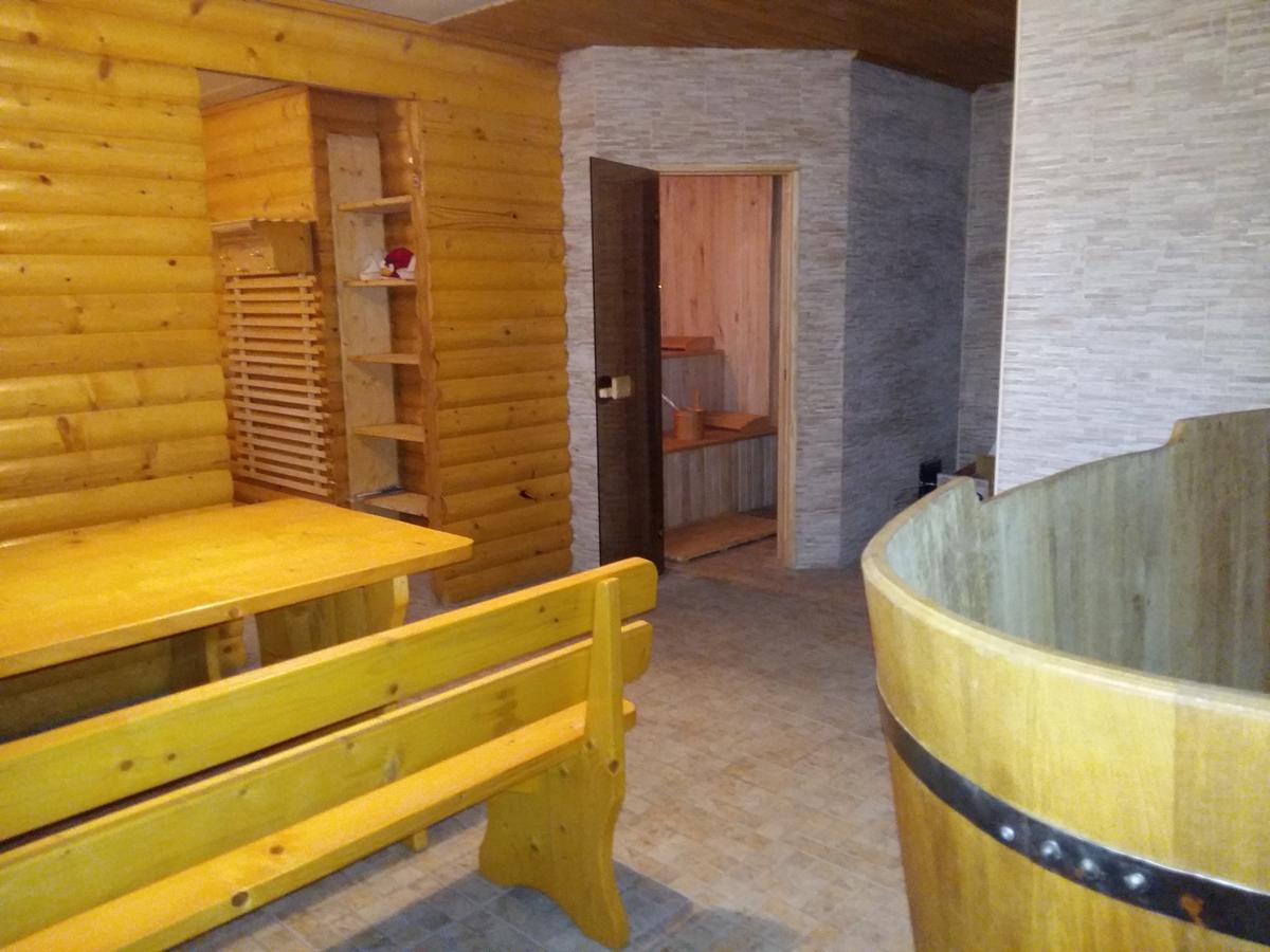 Villa Kameliya Truskavets Exteriör bild