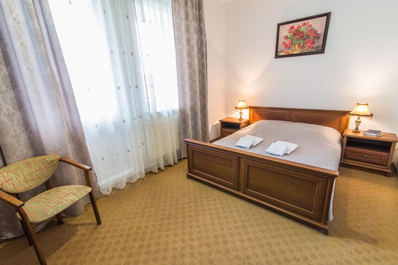 Villa Kameliya Truskavets Exteriör bild